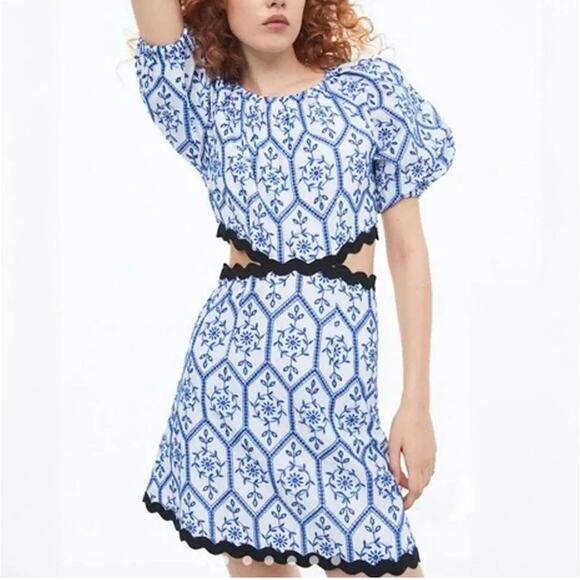 NWT H&M Blue White Embroidered Floral Eyelet Black RicRac Cutout Waist Dress XXL - Picture 1 of 8